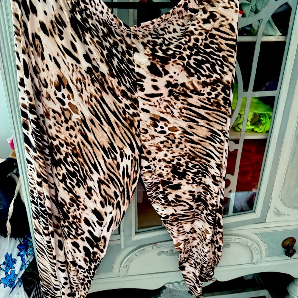 Chico’s size 3 leopard print pants in Travelers Non Wrinkle fabric